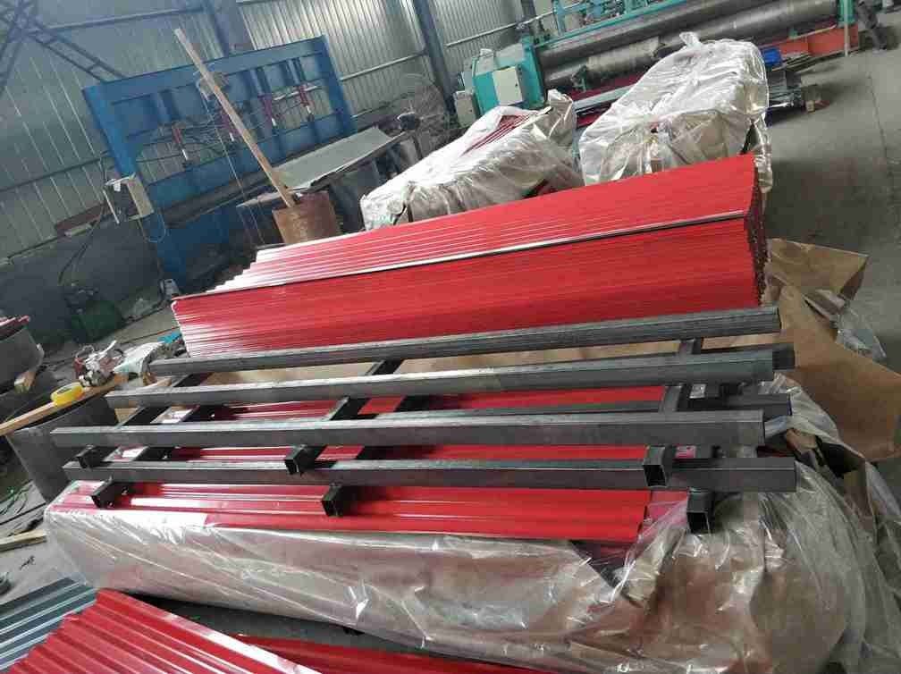 JIS G3322 CGLCC ASTM A792 Предварительно окрашенные гофрированные стальные кровельные листы длина 1500-3800 мм для кровельных и стенных облицовок