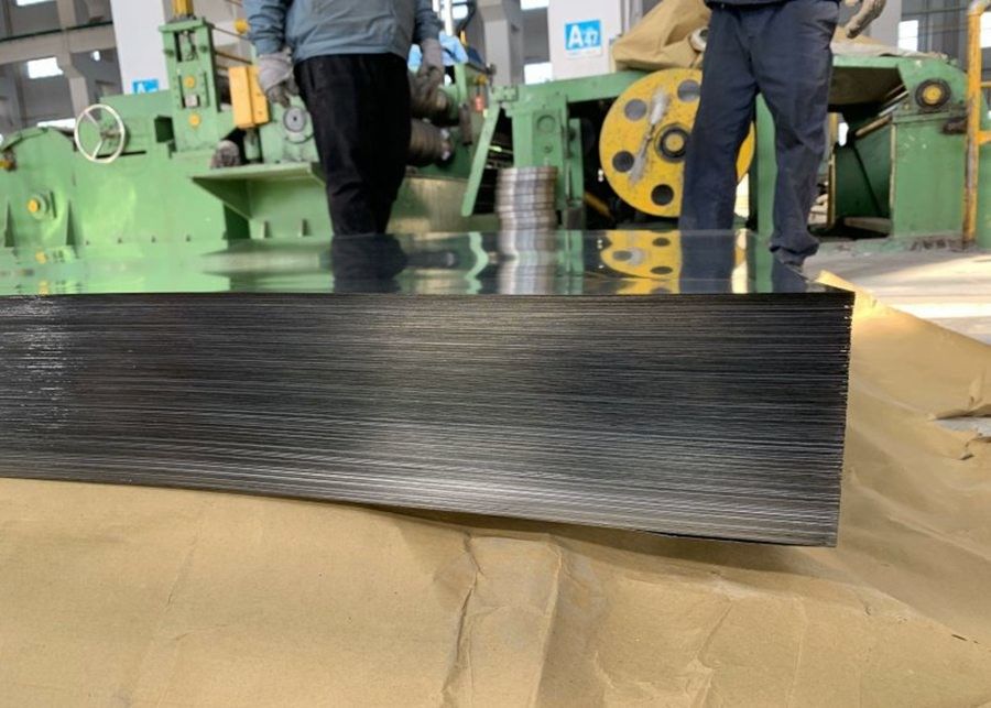 0.153.8mm Z275 горячеподобный оцинкованный стальной лист регулярный шпингл SGCC DX51D для контейнерных и строительных применений